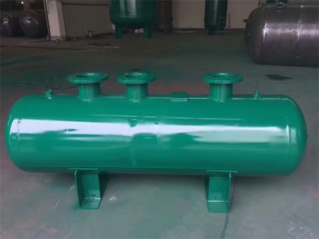 1679991473376569.jpeg 高密高密高密蒸汽分气缸1.jpeg
